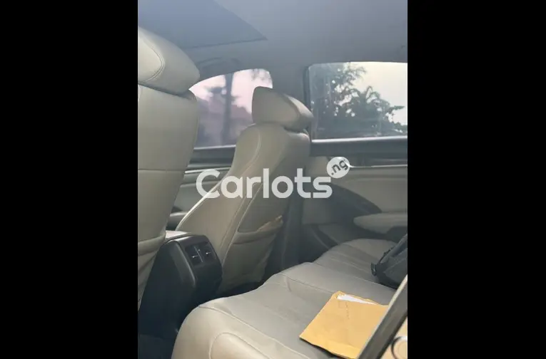 Nigerian Used Honda Accord 2018 for sale in Abuja - thumbnail 4