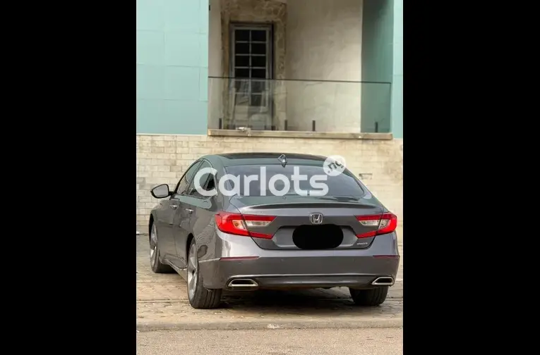 Nigerian Used Honda Accord 2018 for sale in Abuja - photo 5 of 5