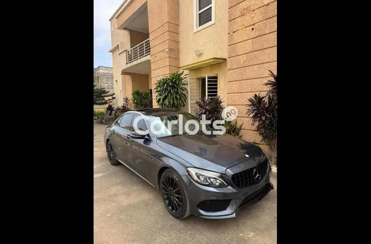 Nigerian Used 2016 KEYLESS MERCEDES BENZ C400 FULL OPTION for sale in Abuja, FCT