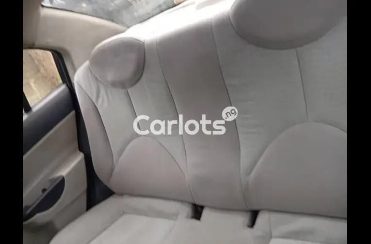 2009 HYUNDAI ACCENT MANUAL - 3/5