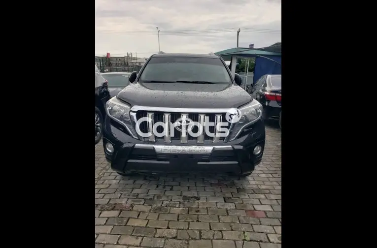2011 TOYOTA PRADO