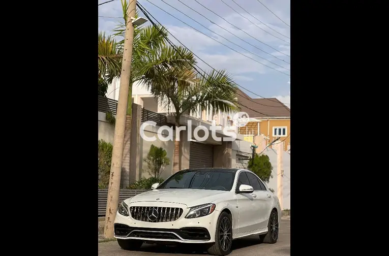2016 MERCEDES BENZ C300