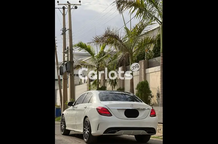 Nigerian Used 2016 MERCEDES BENZ C300 for sale in Kaduna - thumbnail 5