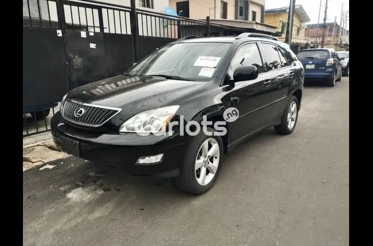 FOREIGN USED 2005 LEXUS RX330 WITH POWER BOOT for sale in Lagos, Lagos - photo 1 of 5