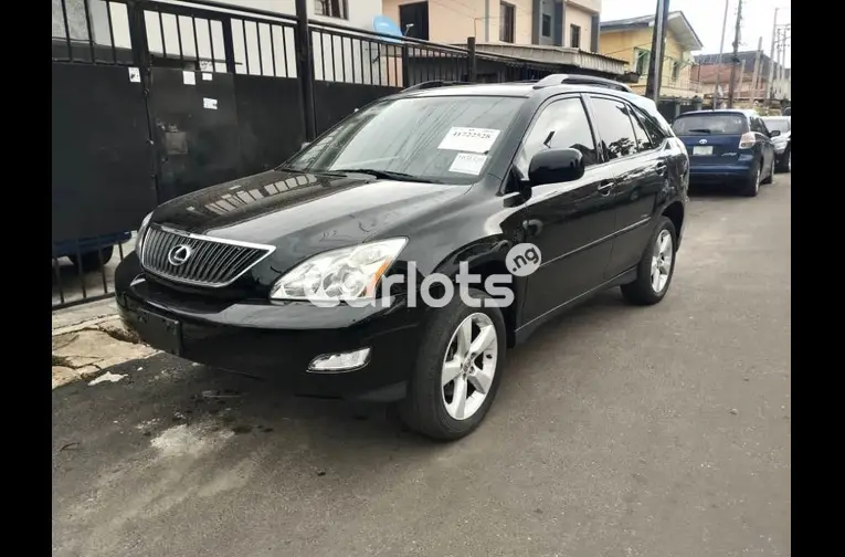 FOREIGN USED 2005 LEXUS RX330 WITH POWER BOOT for sale in Lagos