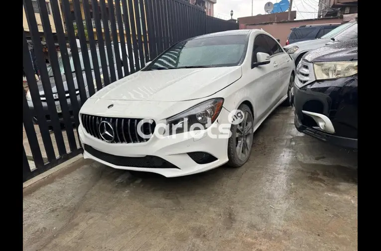 2015 MERCEDES BENZ CLA250
