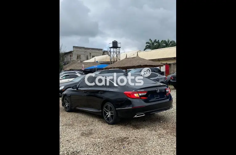 Nigerian Used 2018 HONDA ACCORD for sale in Abuja, FCT - thumbnail 4