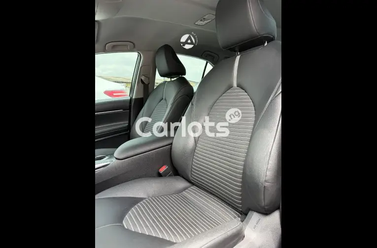 2018 Toyota Camry SE Prime - 3/5