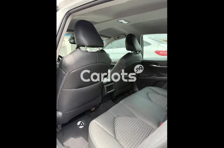 2018 Toyota Camry SE Prime - 4/5