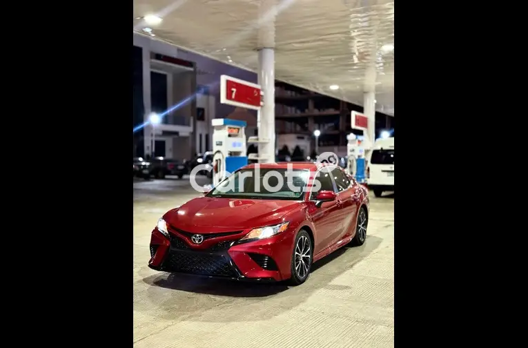 FOREIGN USED 2020 TOYOTA CAMRY SE for sale in Abuja, FCT - photo 1 of 5