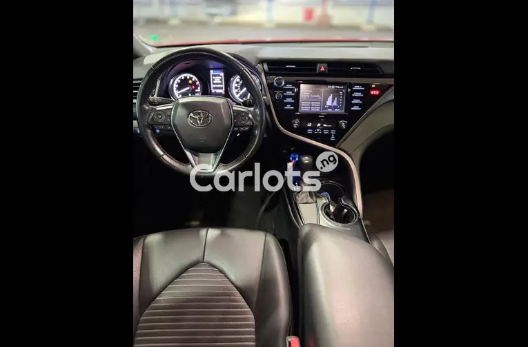 FOREIGN USED 2020 TOYOTA CAMRY SE for sale in Abuja, FCT - thumbnail 2