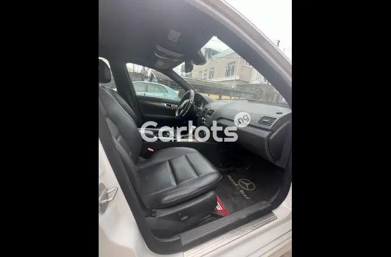 2008 MERCEDES BENZ C350 - 2/4