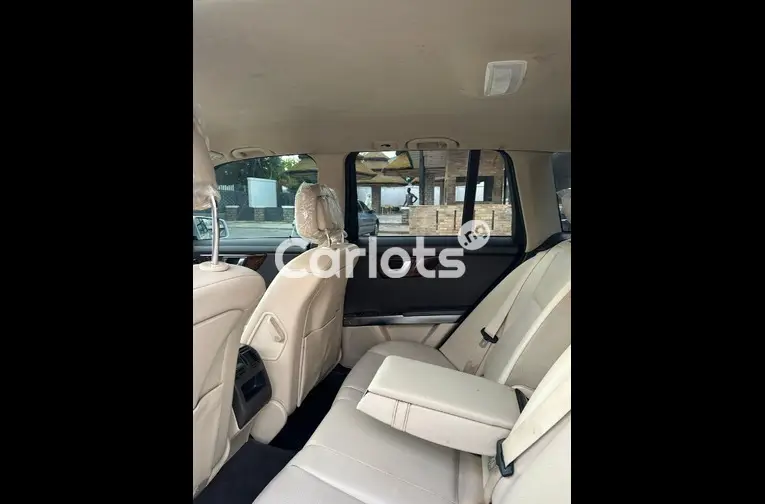 FOREIGN USED 2013 KEYLESS MERCEDES BENZ GLK350 for sale in Kaduna - photo 3 of 5