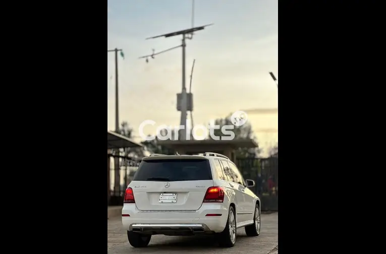 FOREIGN USED 2013 KEYLESS MERCEDES BENZ GLK350 for sale in Kaduna - thumbnail 4