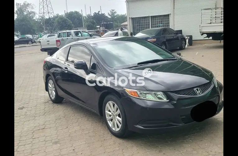 Nigerian Used 2012 HONDA CIVIC COUPE for sale in Kano - photo 2 of 5