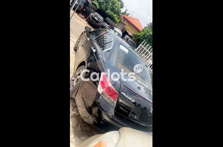 Nigerian Used CLEAN 2009 HONDA ACCORD for sale in Iyana Ipaja, Lagos - photo 5 of 5