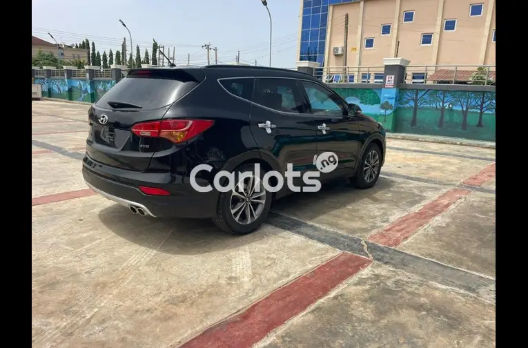 Nigerian Used 2014 HYUNDAI SANTAFE for sale in Kaduna - photo 5 of 5