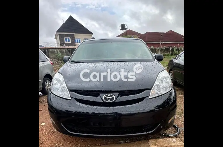 UNREGISTERED 2008 TOYOTA SIENNA for sale in Abuja