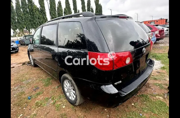 UNREGISTERED 2008 TOYOTA SIENNA - 5/5