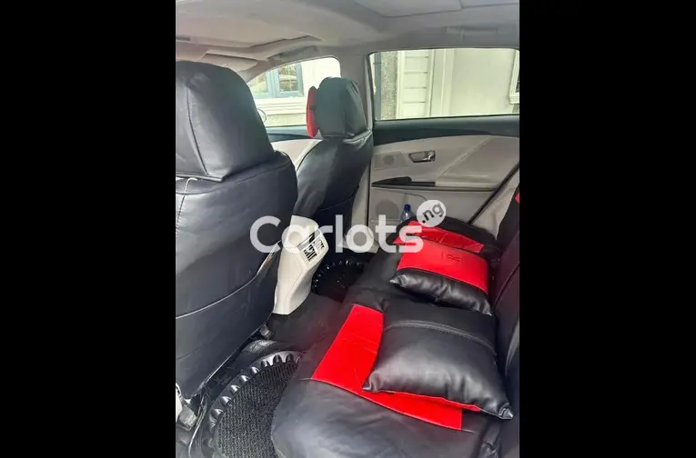 Nigerian Used 2013 TOYOTA VENZA FULL OPTION for sale in Abuja, FCT - photo 4 of 5