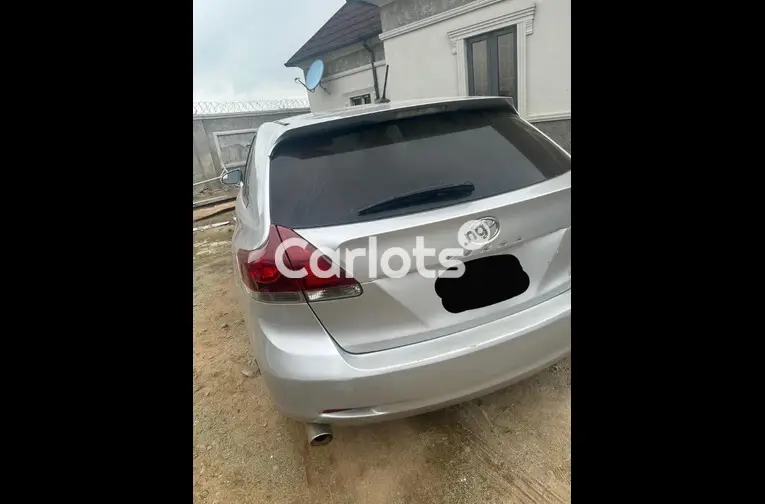 Nigerian Used 2013 TOYOTA VENZA FULL OPTION for sale in Abuja, FCT - thumbnail 5