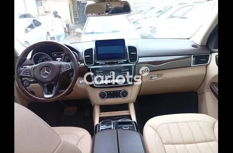 FOREIGN USED 2018 MERCEDES BENZ GLE350 FULL OPTION for sale in Lagos, Lagos - thumbnail 2