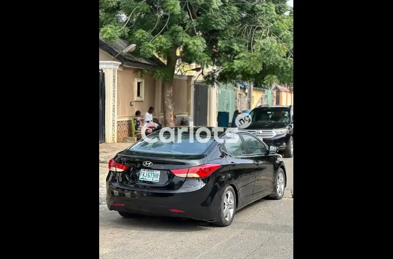 Nigerian Used CLEAN 2014 HYUNDAI ELANTRA for sale in Lagos - thumbnail 5