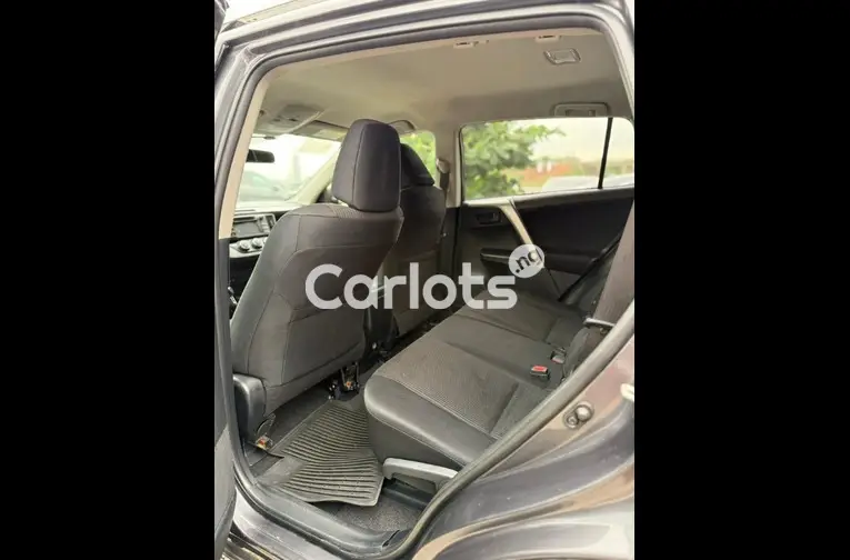 FOREIGN USED 2017 TOYOTA RAV4 XLE AWD - 4/5