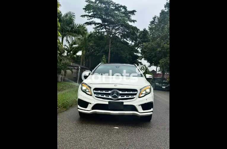 Nigerian Used 2016 MERCEDES BENZ GLA250 FULL OPTION for sale in Abuja, FCT - photo 2 of 5