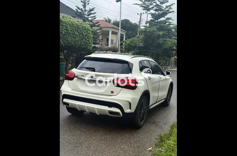 Nigerian Used 2016 MERCEDES BENZ GLA250 FULL OPTION for sale in Abuja, FCT - thumbnail 5