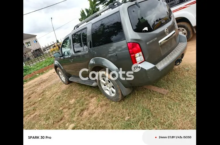 2005 NISSAN PATHFINDERS - 3/3