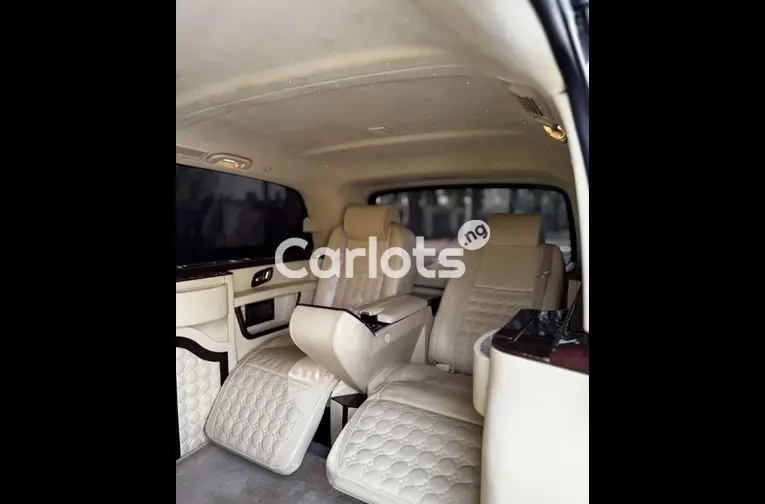Foreign Used 2017 MERCEDES BENZ VIANO LUXURY VIP EDITION for sale in Abuja, FCT - photo 4 of 5