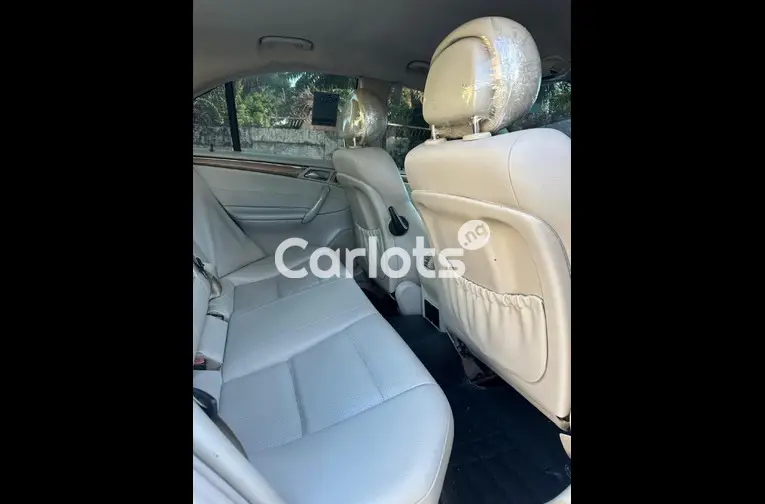 Nigerian Used 2007 MERCEDES BENZ C230 for sale in Kaduna - thumbnail 4