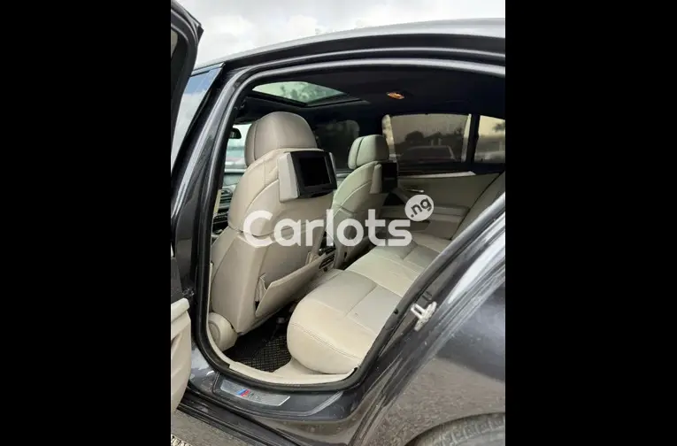 2012 UNREGISTERED BMW 5 SERIES for sale in Abuja, FCT - photo 4 of 5