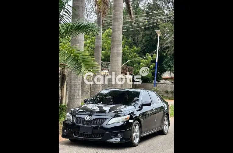 Nigerian Used 2010 TOYOTA CAMRY SE for sale in Kaduna - photo 2 of 5