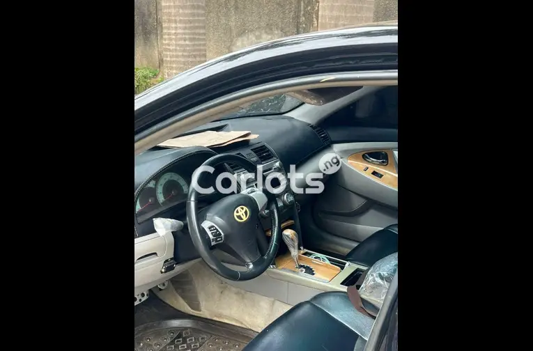 Nigerian Used 2010 TOYOTA CAMRY SE for sale in Kaduna - thumbnail 3