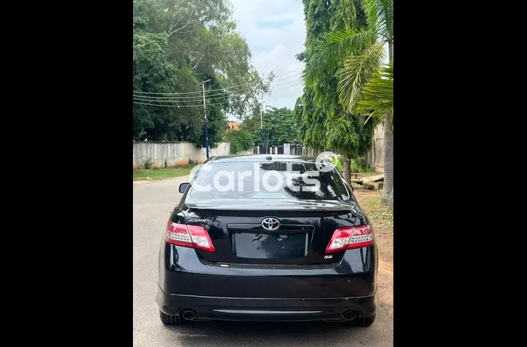 Nigerian Used 2010 TOYOTA CAMRY SE for sale in Kaduna - thumbnail 5