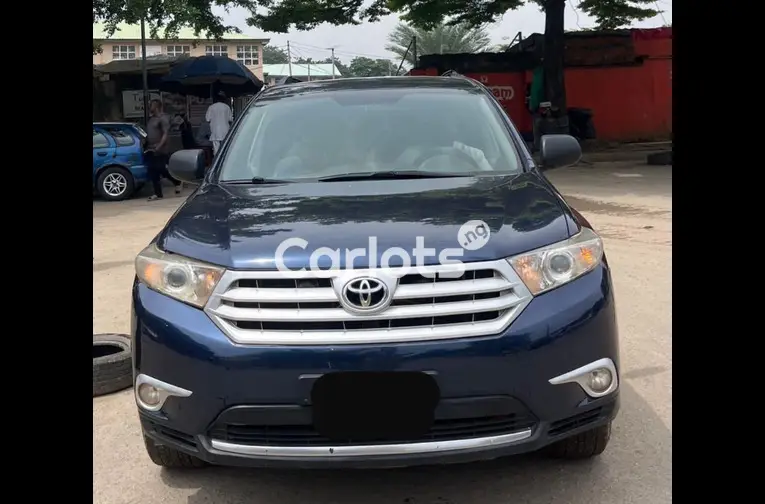Nigerian Used 2013 TOYOTA HIGHLANDER for sale in Abuja, FCT - photo 1 of 5