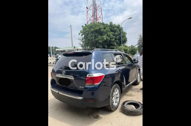 Nigerian Used 2013 TOYOTA HIGHLANDER for sale in Abuja, FCT - photo 5 of 5