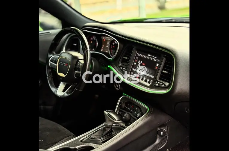 Foreign Used Dodge Challenger 2017 for sale in Abuja - photo 3 of 5
