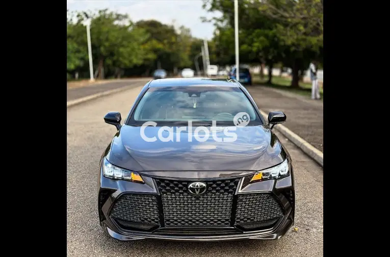 FOREIGN USED 2019 TOYOTA AVALON XSE - 2/5