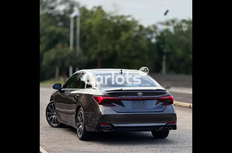 FOREIGN USED 2019 TOYOTA AVALON XSE for sale in Abuja, FCT - thumbnail 5