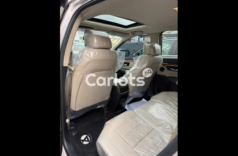2018 Honda CR-V Touring AWD - 4/5