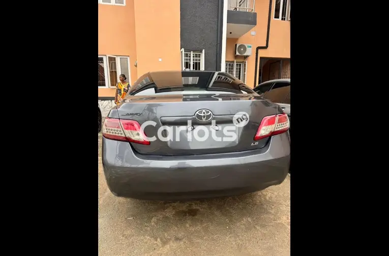2011 TOYOTA CAMRY LE - 5/5