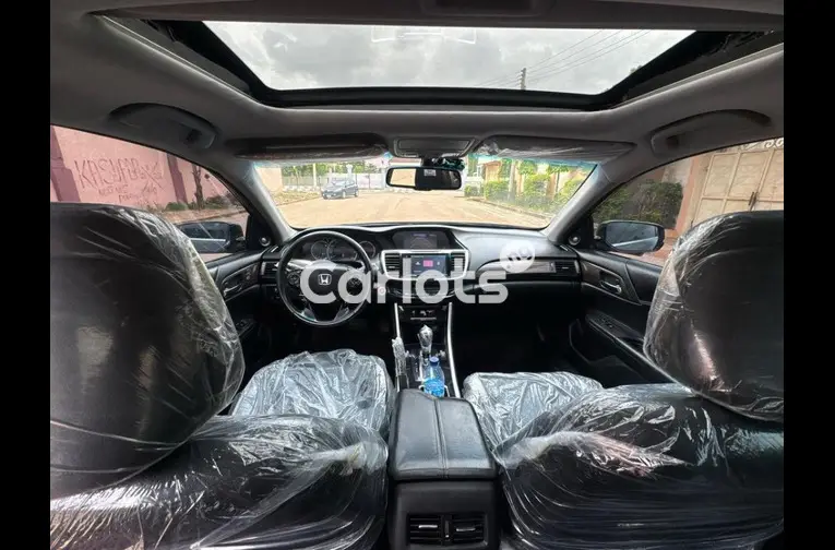 Foreign Used 2017 HONDA ACCORD V6 TOURING FULL OPTION for sale in Kaduna - photo 3 of 5