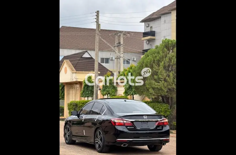 Foreign Used 2017 HONDA ACCORD V6 TOURING FULL OPTION for sale in Kaduna - photo 5 of 5