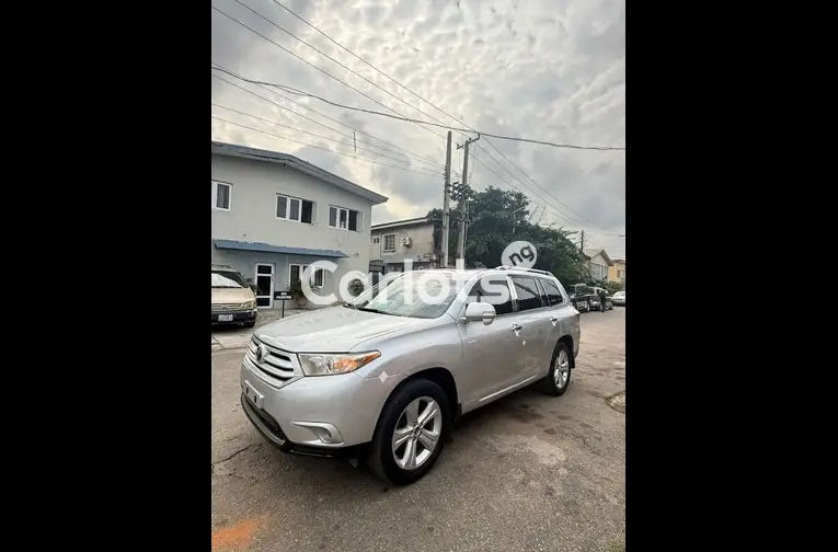 TOYOTA HIGHLANDER LIMITED 2012 UPDATED - 3/5