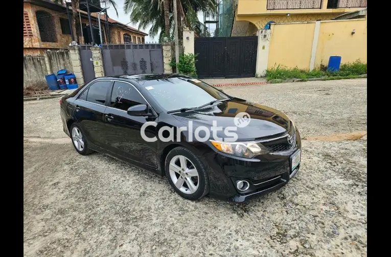 2014 Toyota Camry Sport - 4/5