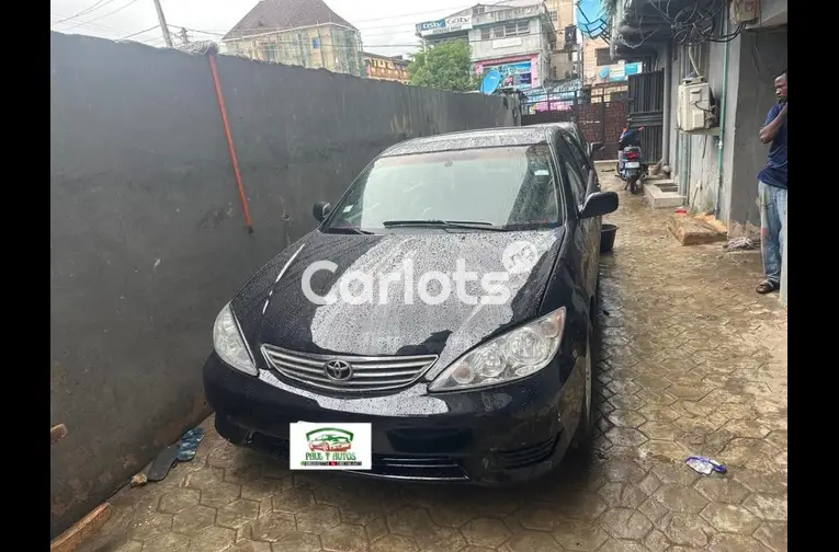 CLEAN 2005 TOYOTA CAMRY LE - 1/5