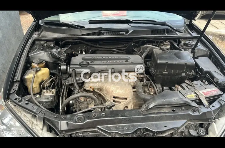 CLEAN 2005 TOYOTA CAMRY LE - 4/5
